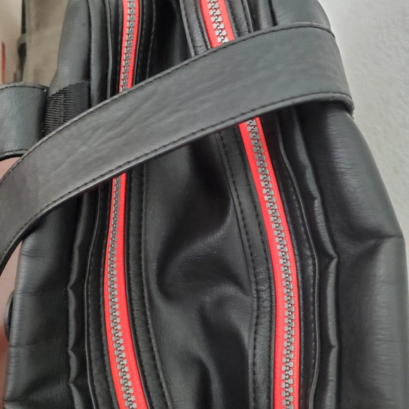 Lululemon Athletica Sweat & Go  Bag. - Picture 5 of 16